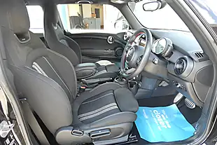 Used 2020 MINI Hatch Cooper Sport Midnight Black - Interior and Exterior details 8