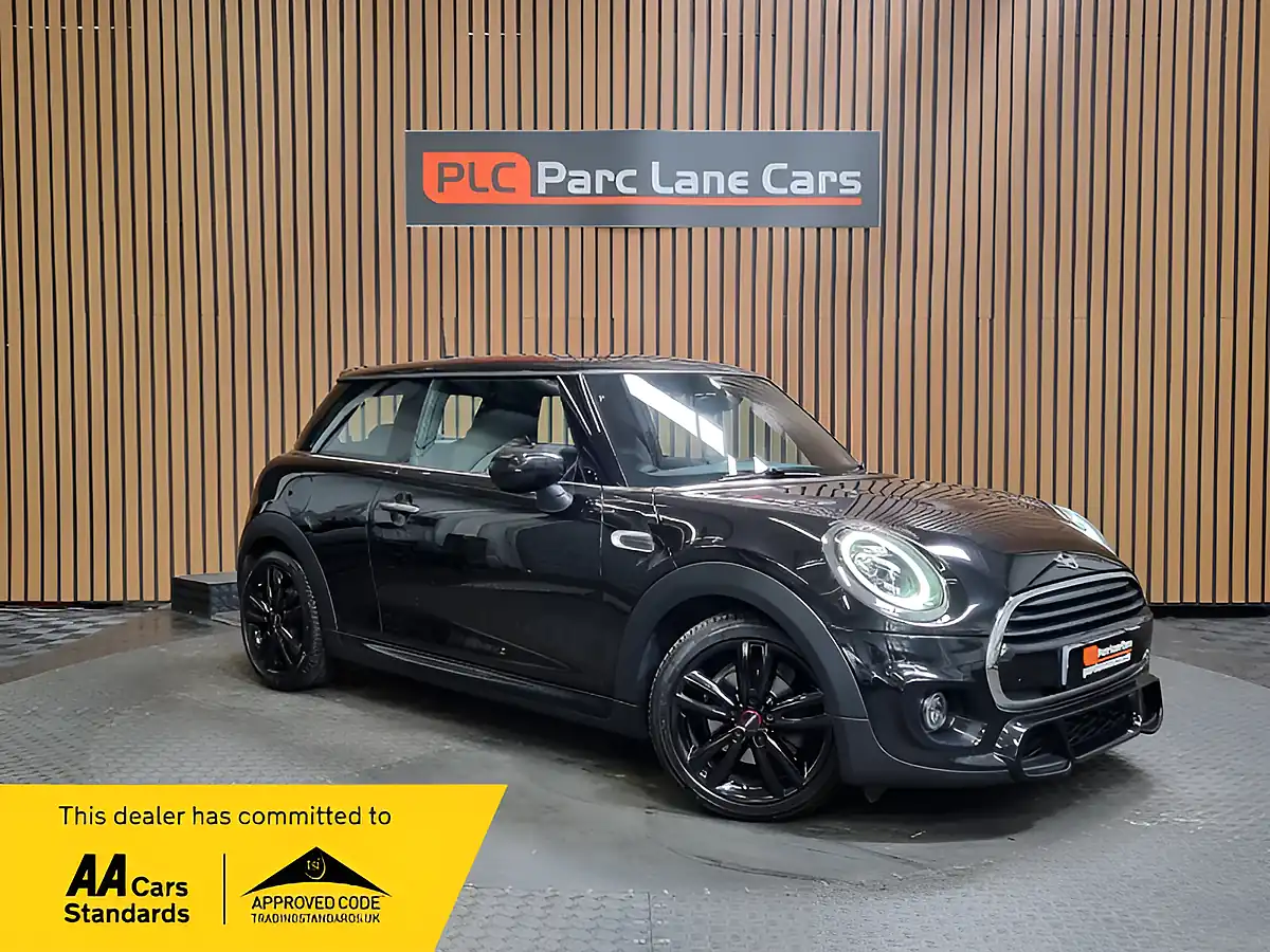 Used 2020 MINI Hatch Cooper Sport Midnight Black Metallic - Front View
