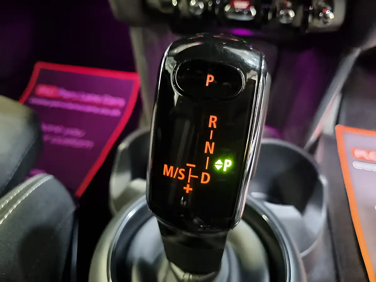 Used 2020 MINI Hatch Cooper Sport Midnight Black Metallic - Interior and Exterior details 15
