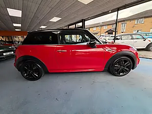 Used 2020 MINI Hatch Cooper Sport Red - Interior and Exterior details 2