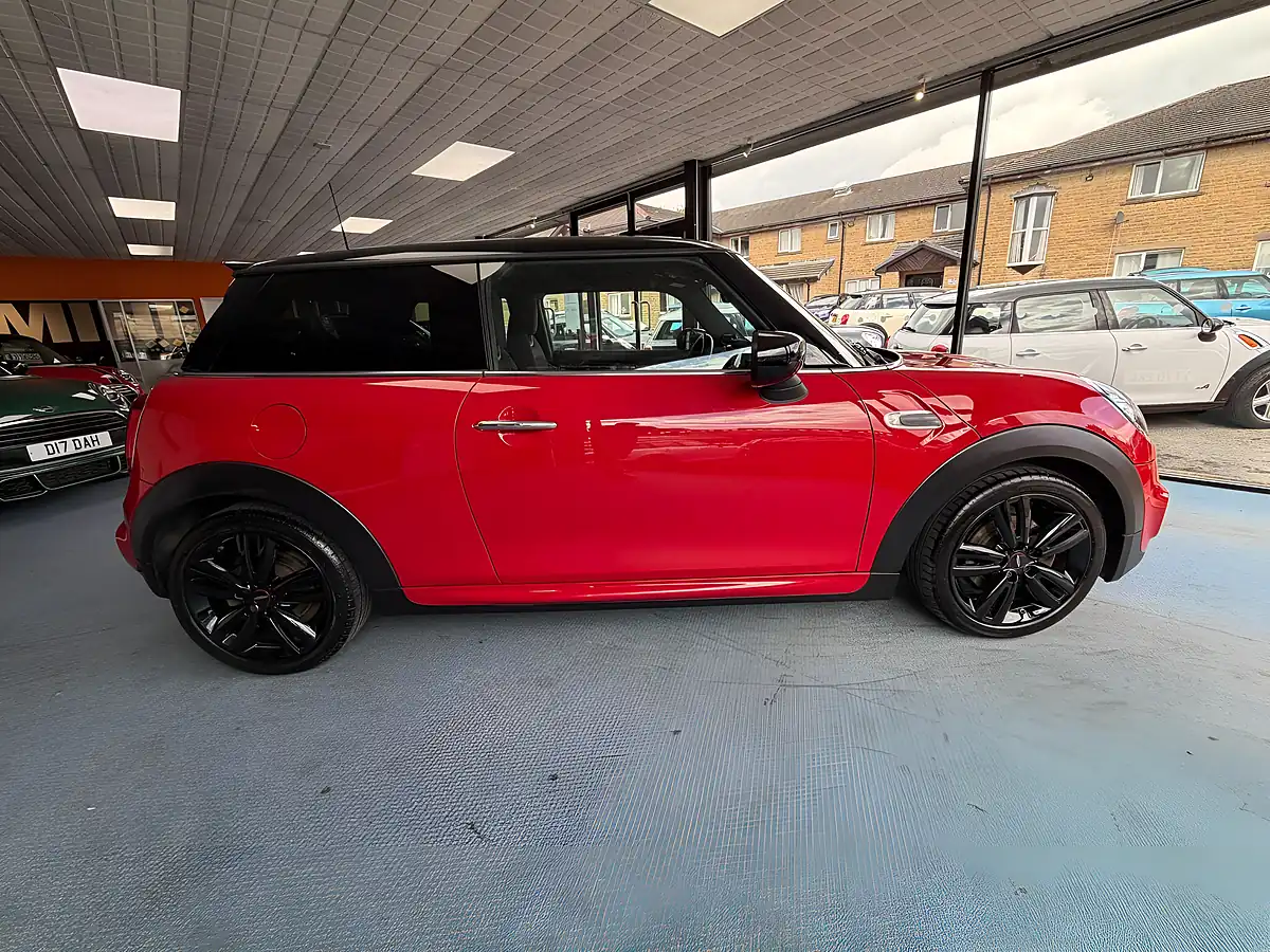 Used 2020 MINI Hatch Cooper Sport Red - Interior and Exterior details 2