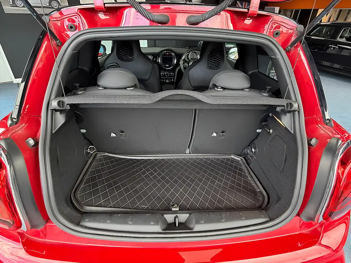 Used 2020 MINI Hatch Cooper Sport Red - Interior and Exterior details 9