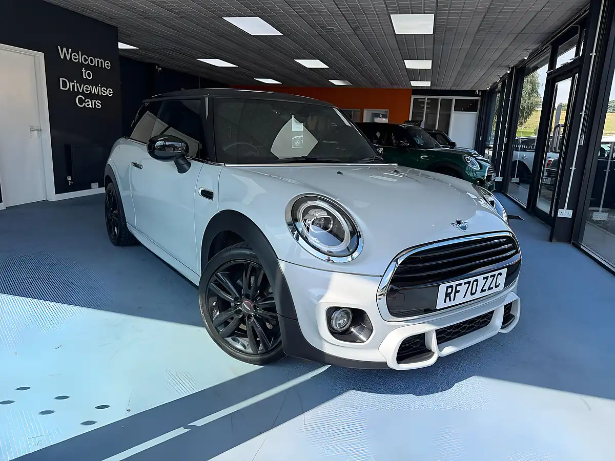 Used 2020 MINI Hatch Cooper Sport Silver - Front View