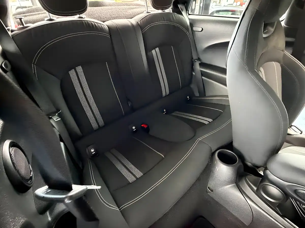 Used 2020 MINI Hatch Cooper Sport Silver - Interior and Exterior details 11