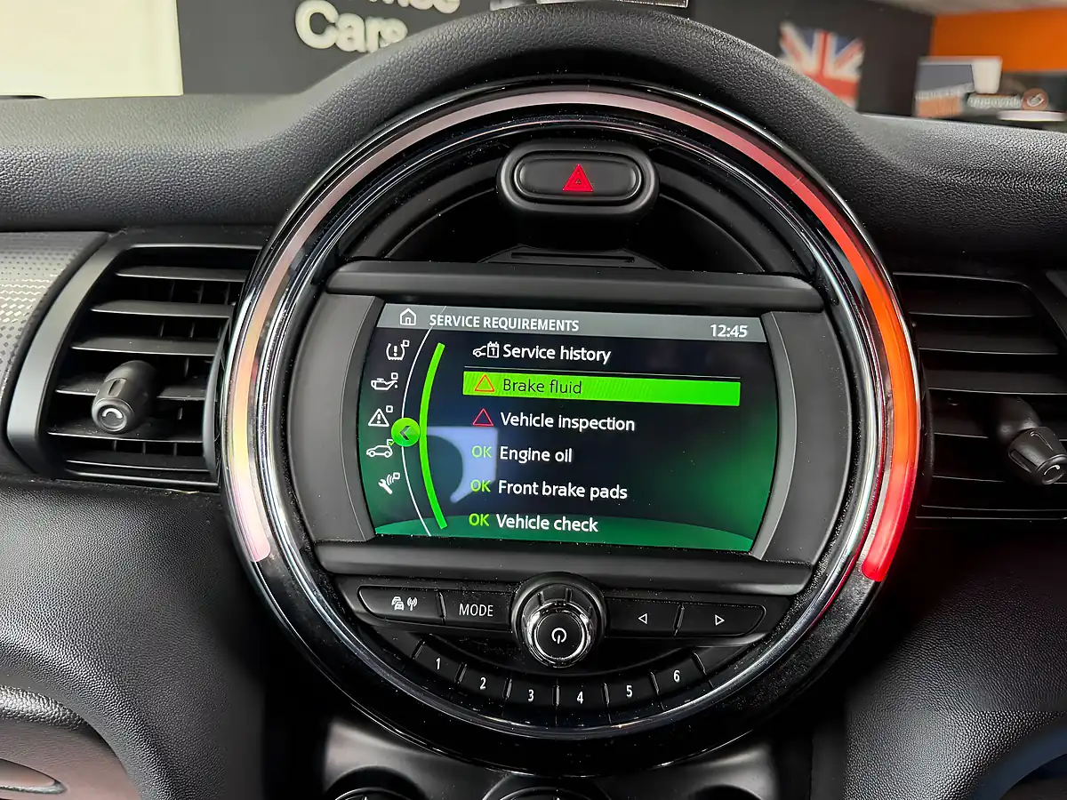 Used 2020 MINI Hatch Cooper Sport Silver - Interior and Exterior details 13