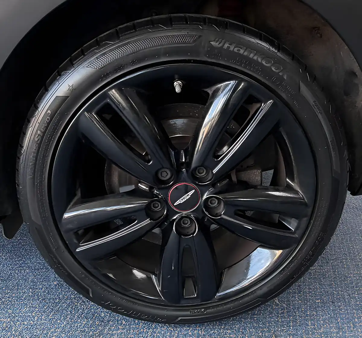 Used 2020 MINI Hatch Cooper Sport Silver - Interior and Exterior details 16