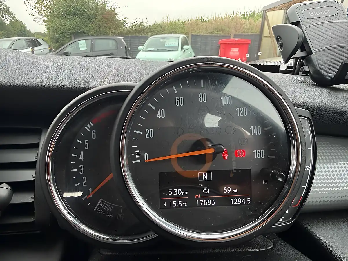 Used 2020 MINI Hatch Cooper Sport Starlight Blue - Interior and Exterior details 11
