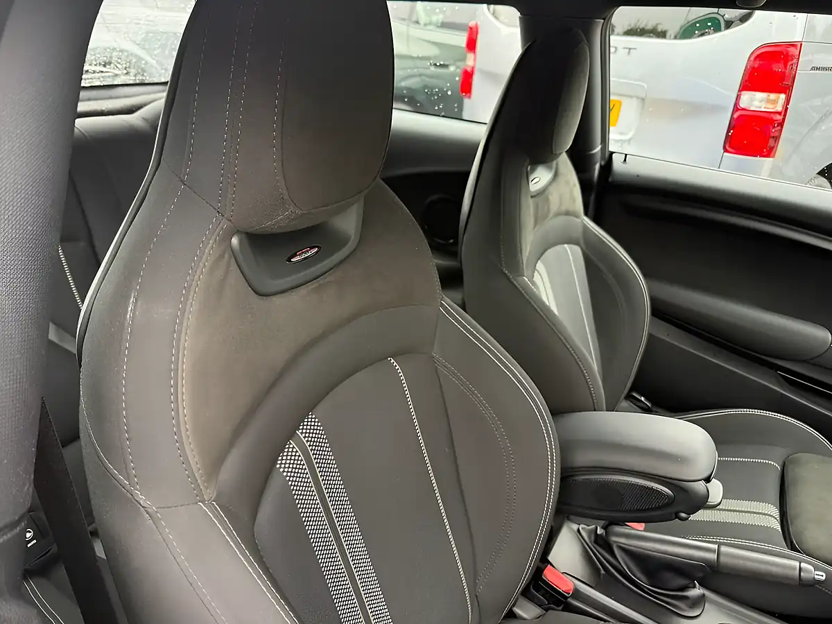 Used 2020 MINI Hatch Cooper Sport Starlight Blue - Interior and Exterior details 14