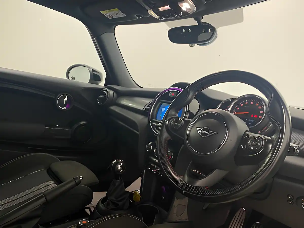Used 2020 MINI Hatch Cooper Sport White - Interior and Exterior details 11