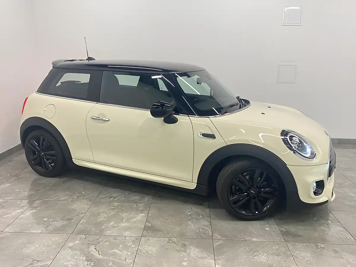 Used 2020 MINI Hatch Cooper Sport White - Interior and Exterior details 2