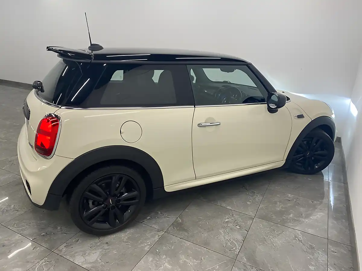 Used 2020 MINI Hatch Cooper Sport White - Interior and Exterior details 8