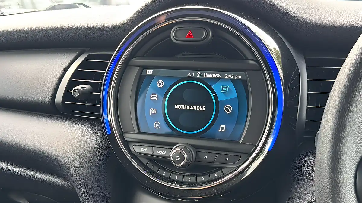 Used 2020 MINI Hatch One Classic Black - Interior and Exterior details 19