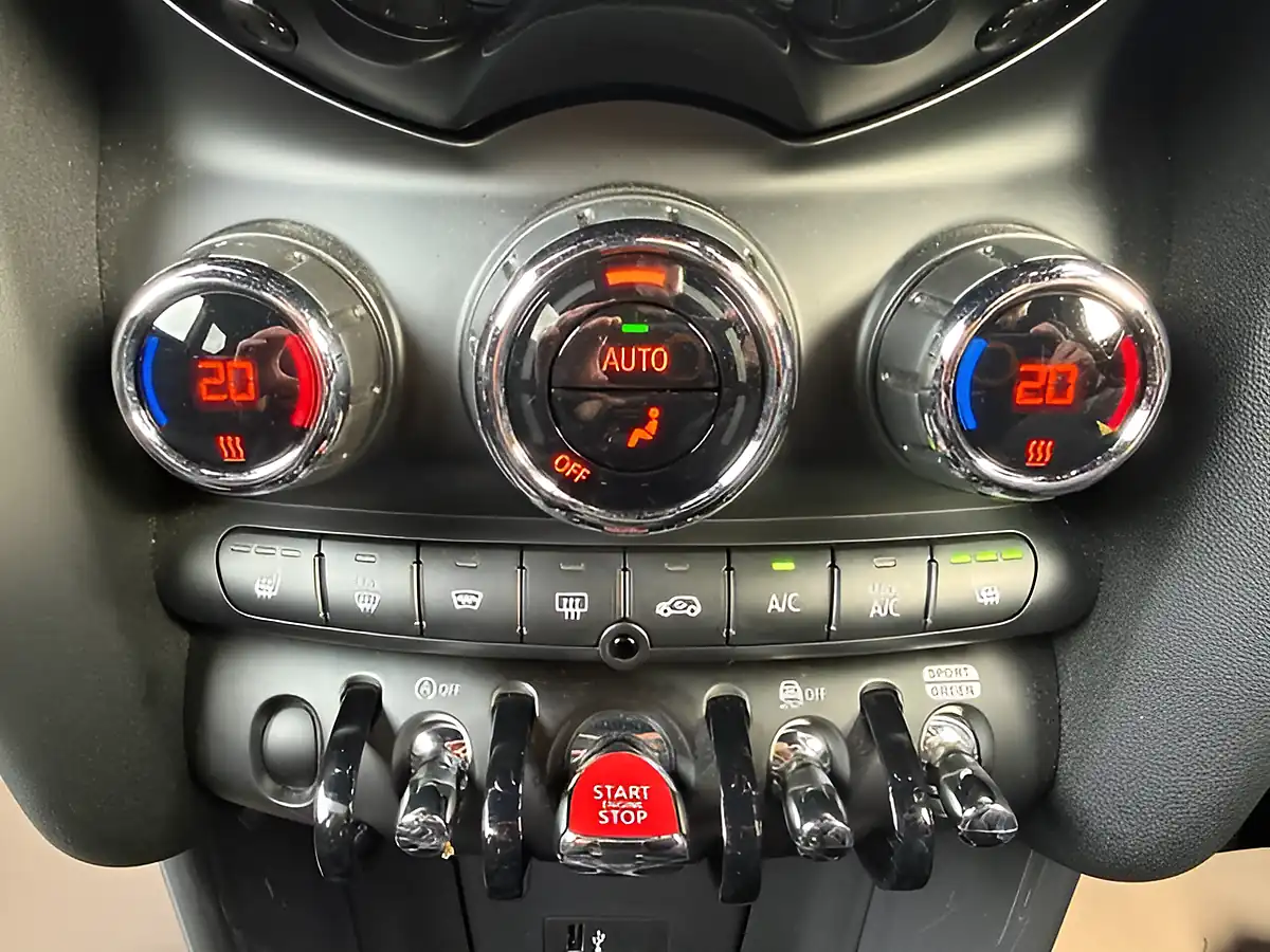 Used 2020 MINI Hatch Sport Silver - Interior and Exterior details 13