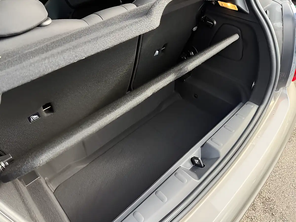 Used 2020 MINI Hatch Sport Silver - Interior and Exterior details 16