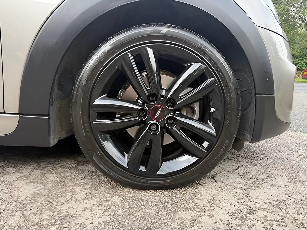 Used 2020 MINI Hatch Sport Silver - Interior and Exterior details 18