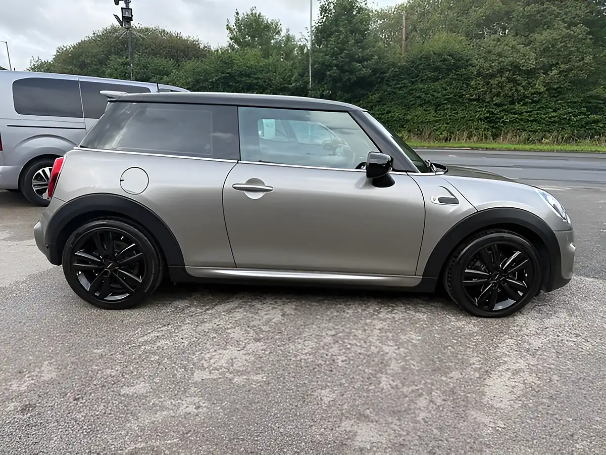 Used 2020 MINI Hatch Sport Silver - Interior and Exterior details 2