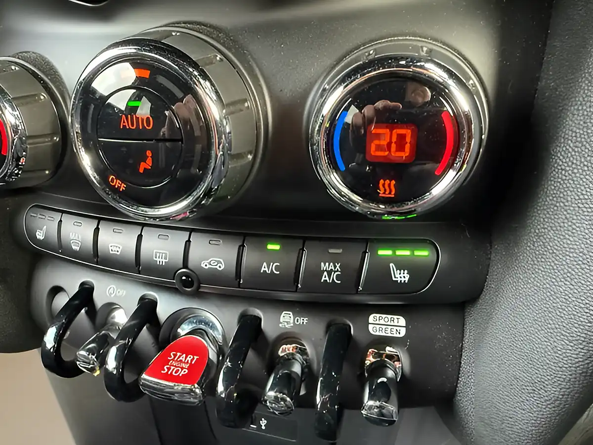 Used 2020 MINI Hatch Sport Silver - Interior and Exterior details 4