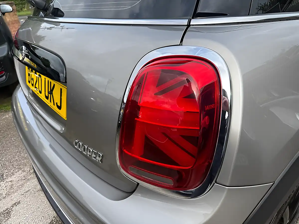 Used 2020 MINI Hatch Sport Silver - Interior and Exterior details 8