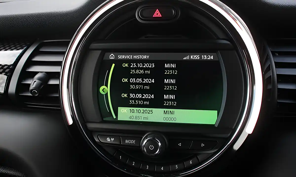 Used 2020 MINI Hatch Sport White - Interior and Exterior details 11