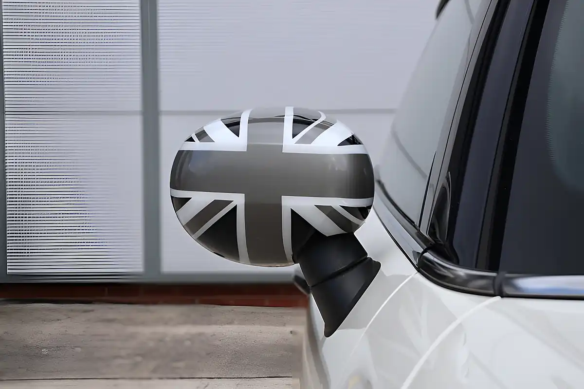 Used 2020 MINI Hatch Sport White - Interior and Exterior details 12