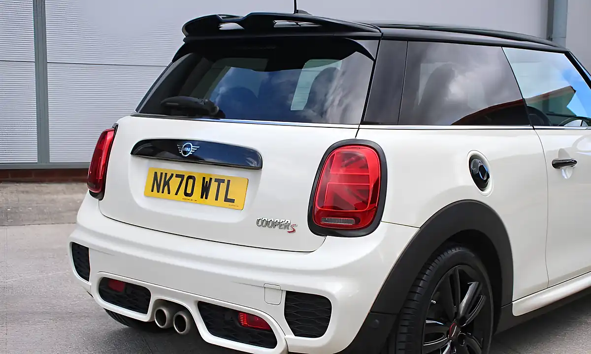Used 2020 MINI Hatch Sport White - Interior and Exterior details 13