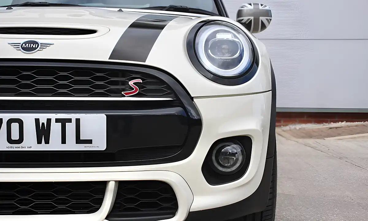 Used 2020 MINI Hatch Sport White - Interior and Exterior details 16
