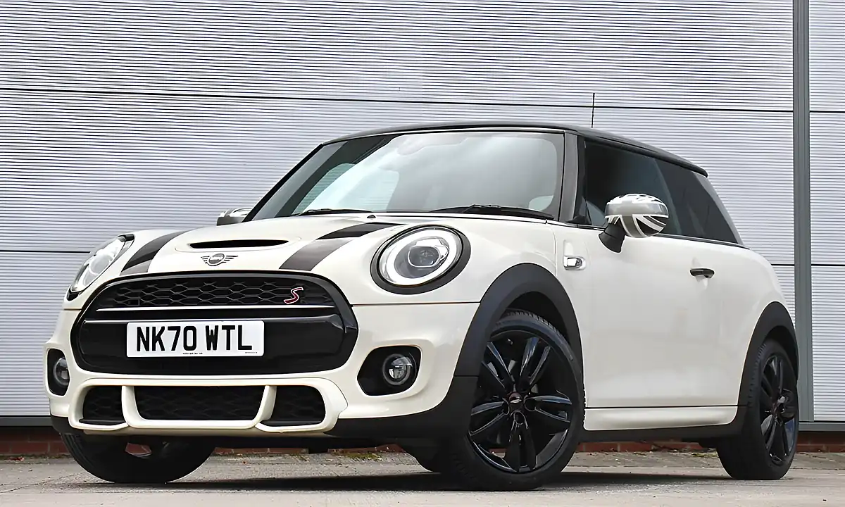 Used 2020 MINI Hatch Sport White - Interior and Exterior details 4