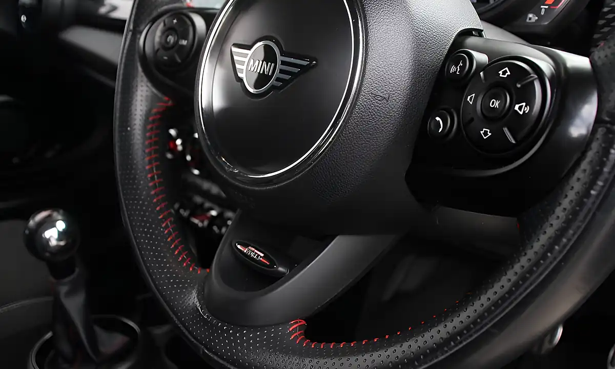Used 2020 MINI Hatch Sport White - Interior and Exterior details 7