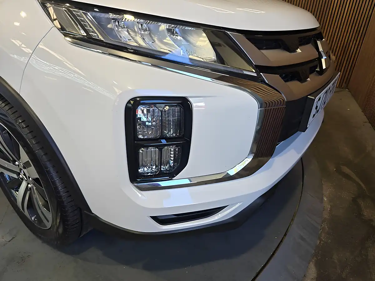 Used 2020 Mitsubishi Asx Dynamic White - Interior and Exterior details 17