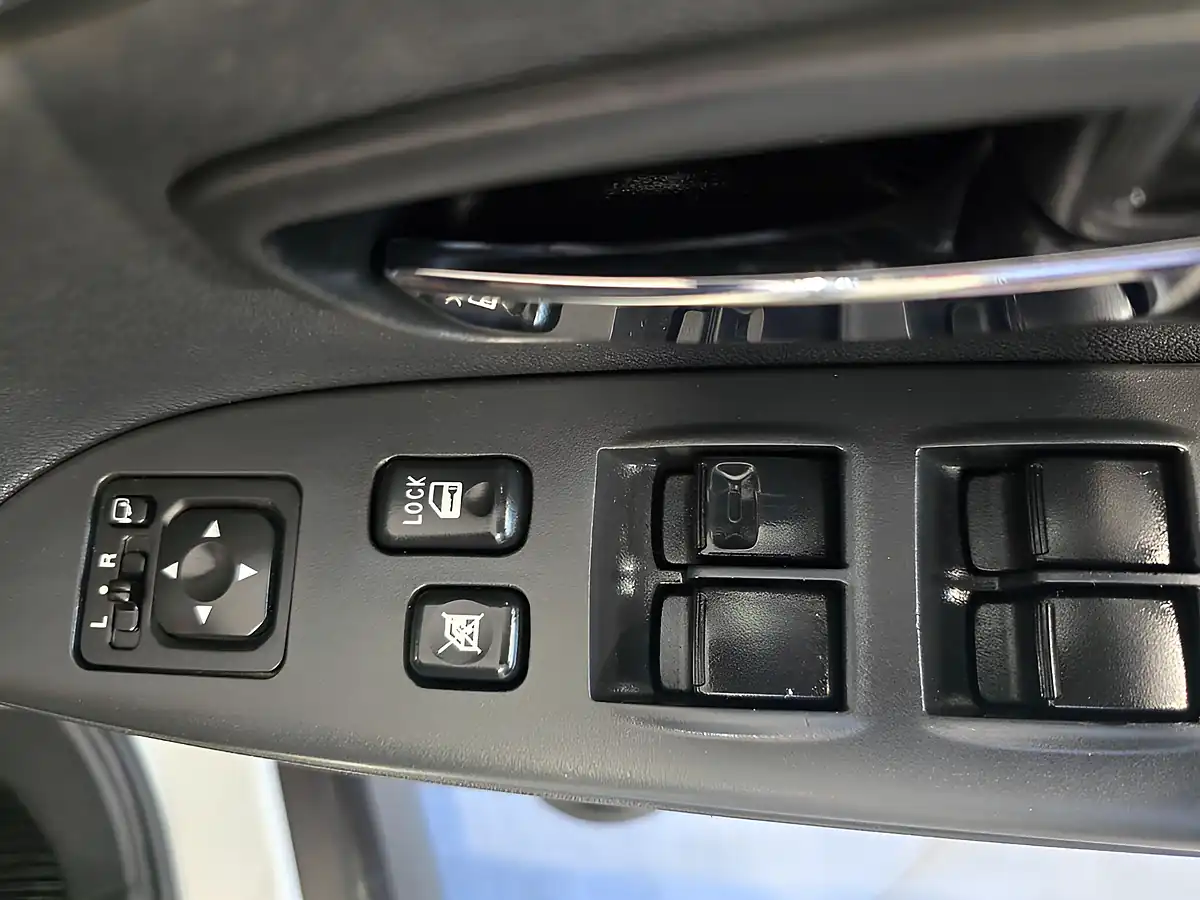 Used 2020 Mitsubishi Asx Dynamic White - Interior and Exterior details 18
