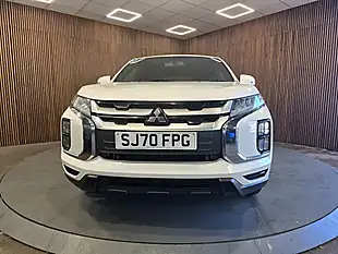 Used 2020 Mitsubishi Asx Dynamic White - Interior and Exterior details 8