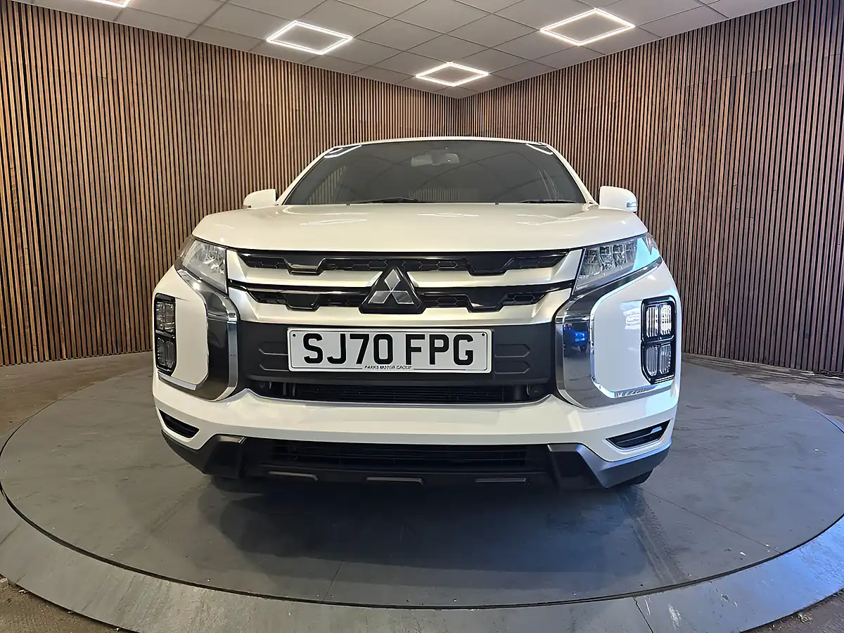 Used 2020 Mitsubishi Asx Dynamic White - Interior and Exterior details 8