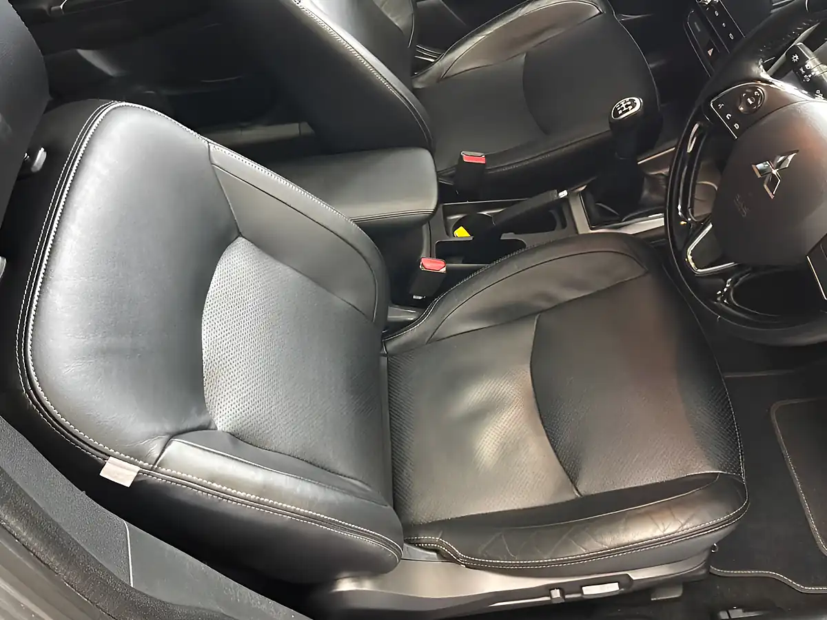 Used 2020 Mitsubishi Asx Exceed Grey - Interior and Exterior details 9