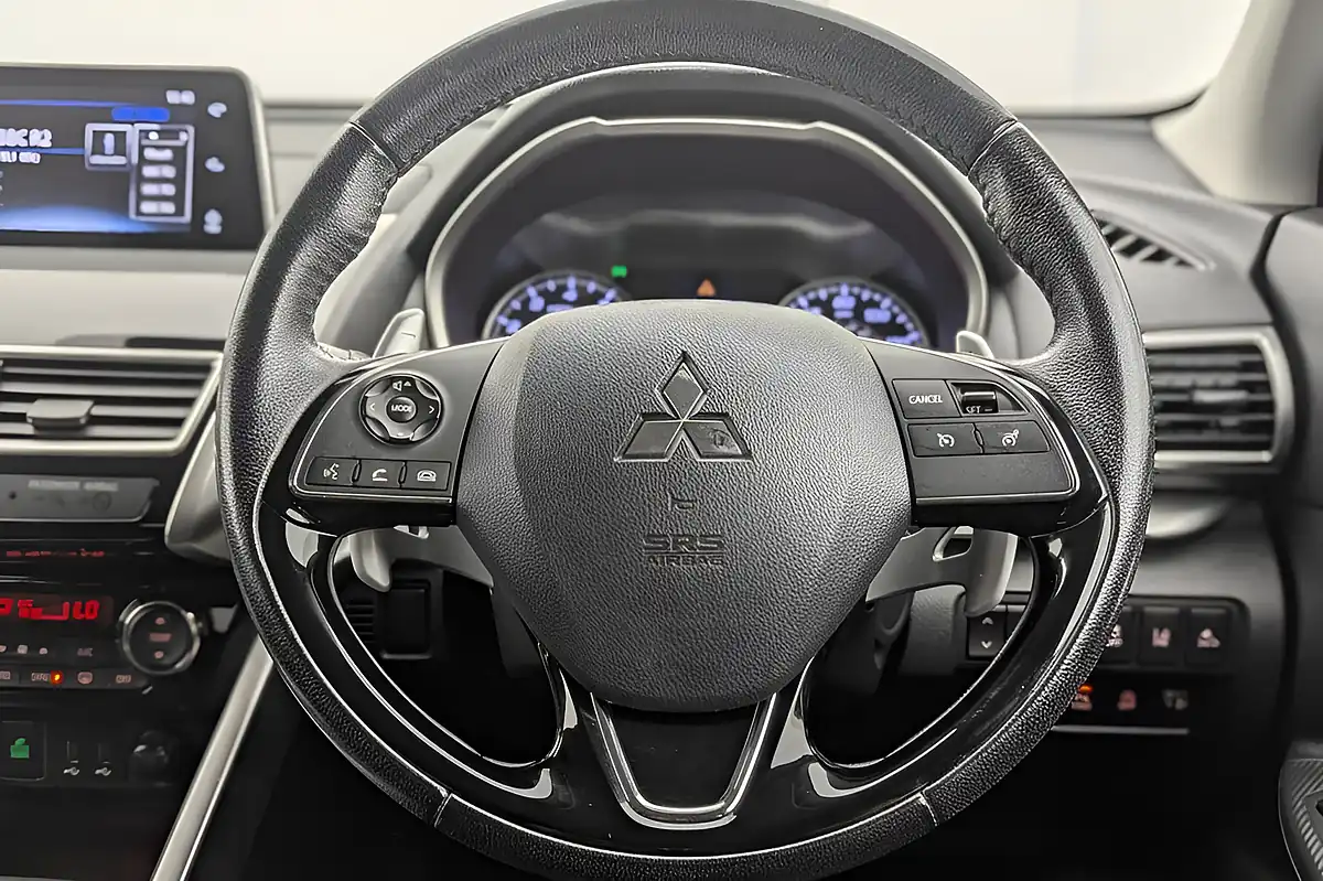 Used 2020 Mitsubishi Eclipse Cross Dynamic White - Interior and Exterior details 13
