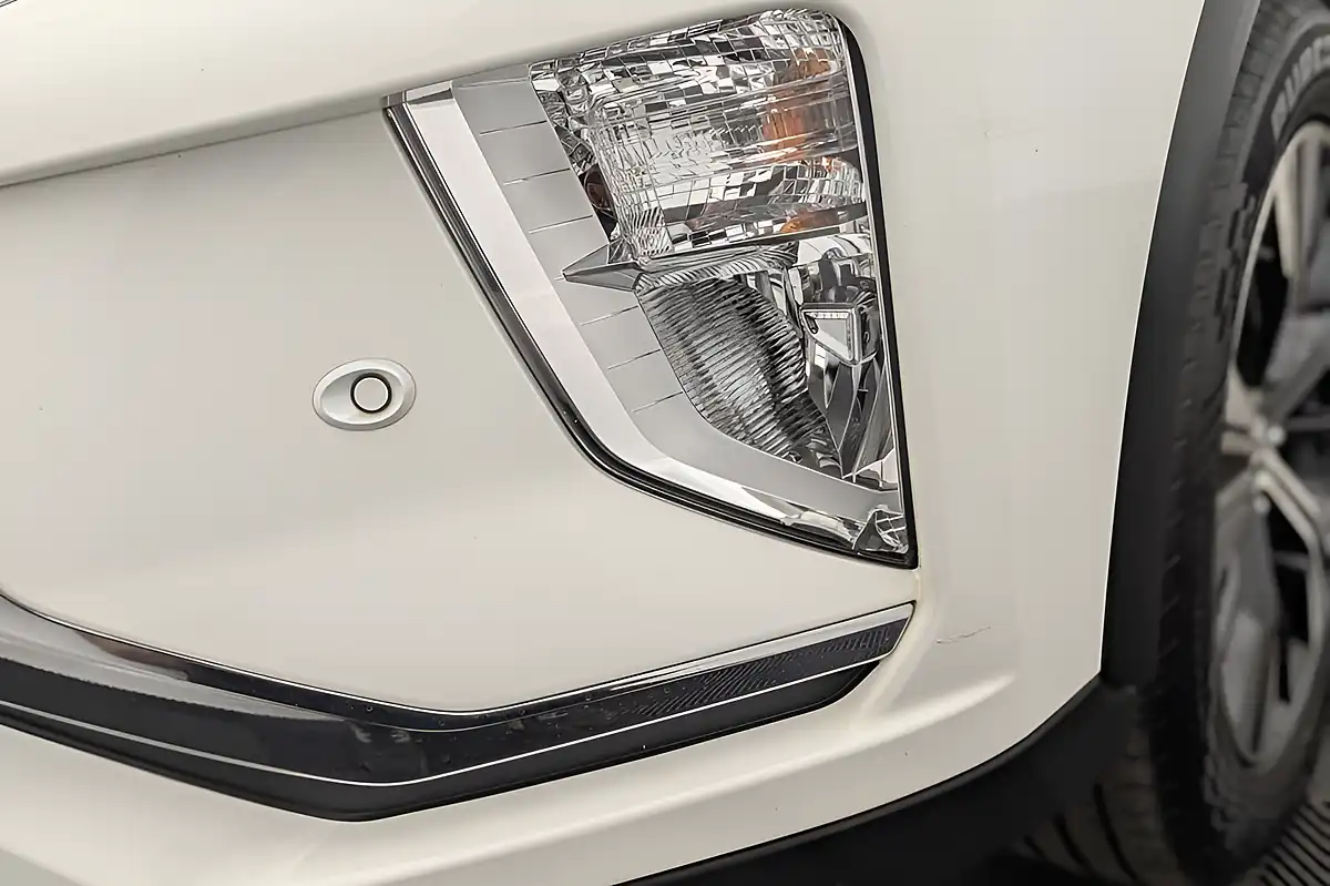 Used 2020 Mitsubishi Eclipse Cross Dynamic White - Interior and Exterior details 18