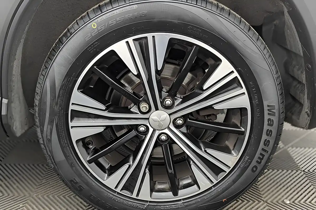 Used 2020 Mitsubishi Eclipse Cross Dynamic White - Interior and Exterior details 20