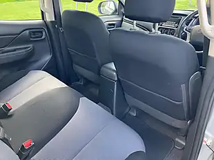Used 2020 Mitsubishi L200 4Life Silver - Interior and Exterior details 11