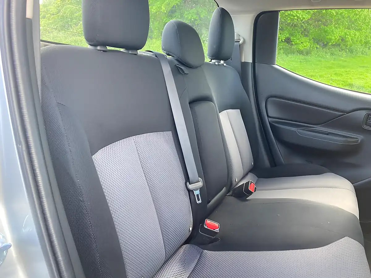 Used 2020 Mitsubishi L200 4Life Silver - Interior and Exterior details 12