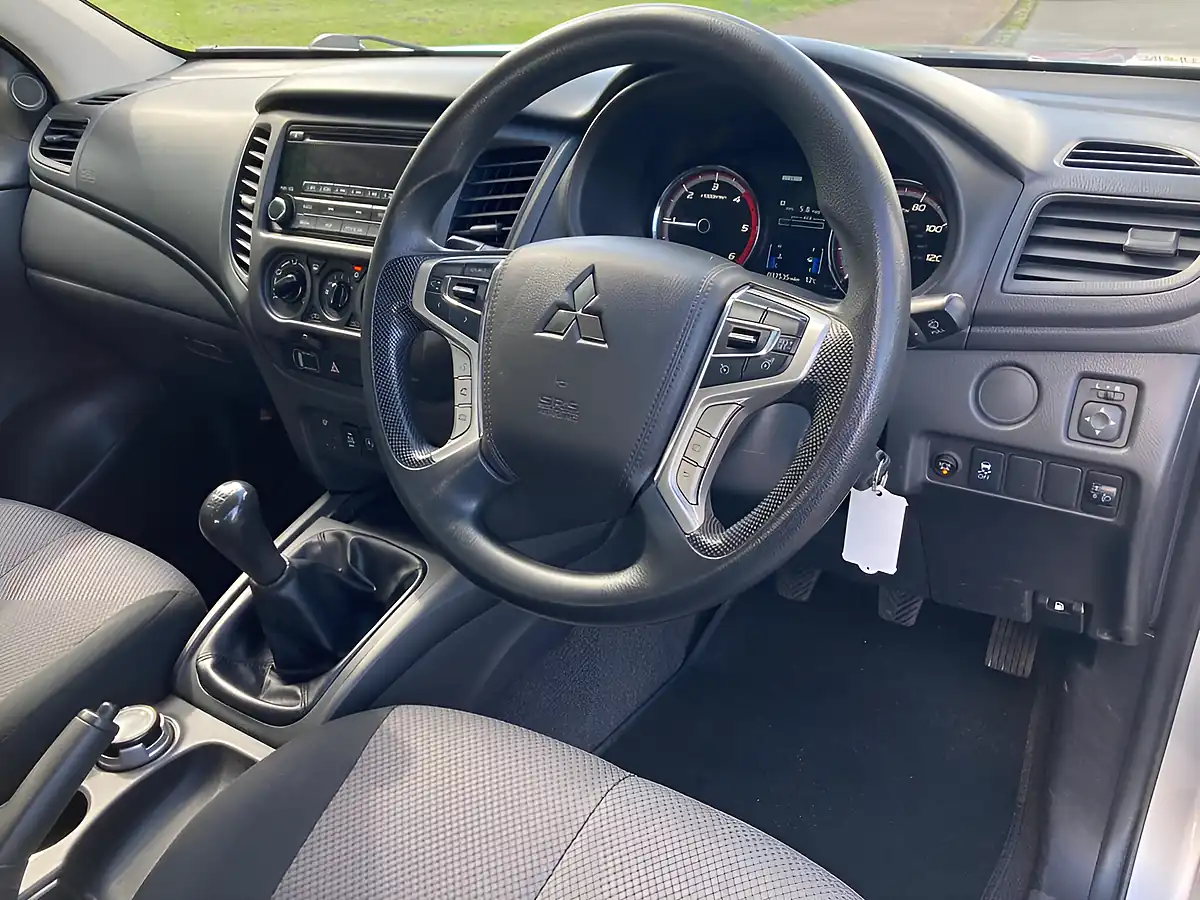 Used 2020 Mitsubishi L200 4Life Silver - Interior and Exterior details 13