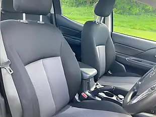 Used 2020 Mitsubishi L200 4Life Silver - Interior and Exterior details 14