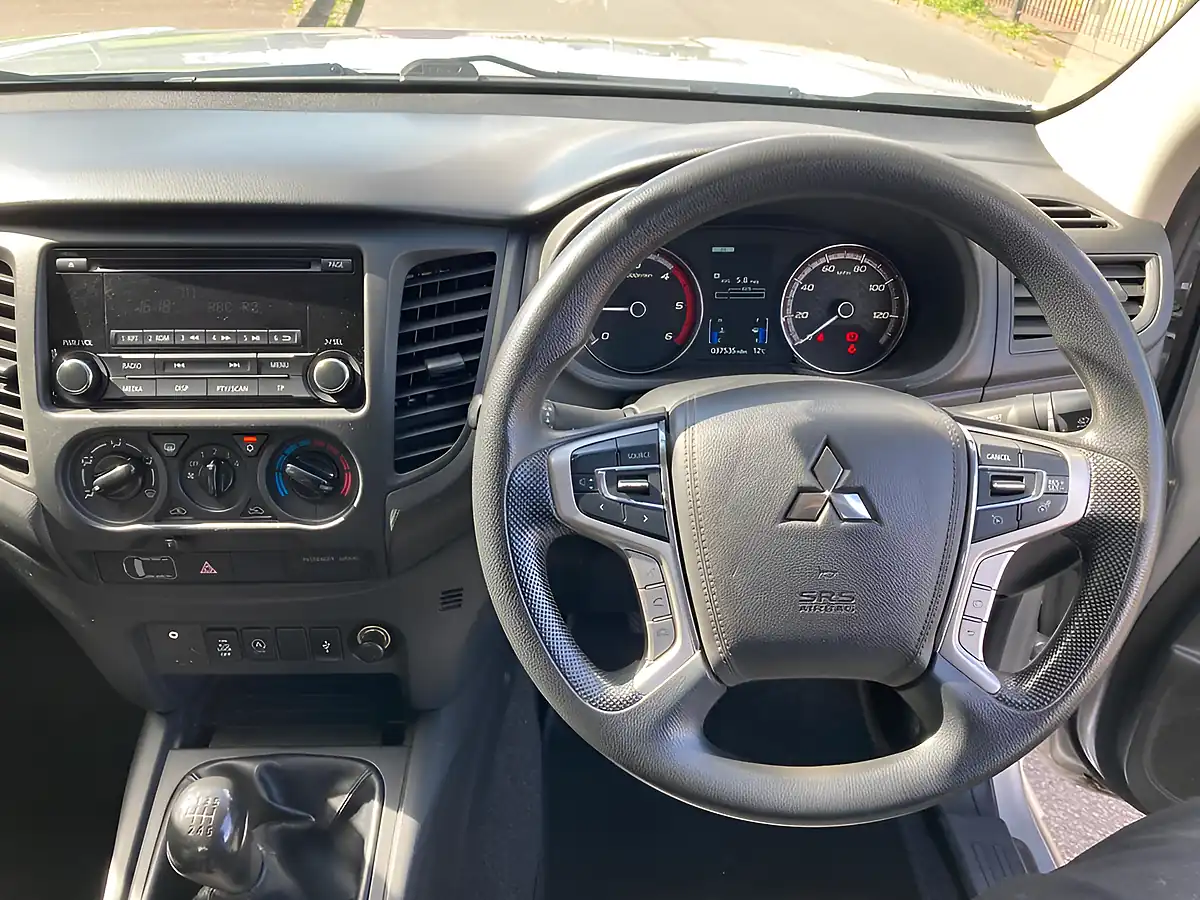 Used 2020 Mitsubishi L200 4Life Silver - Interior and Exterior details 15