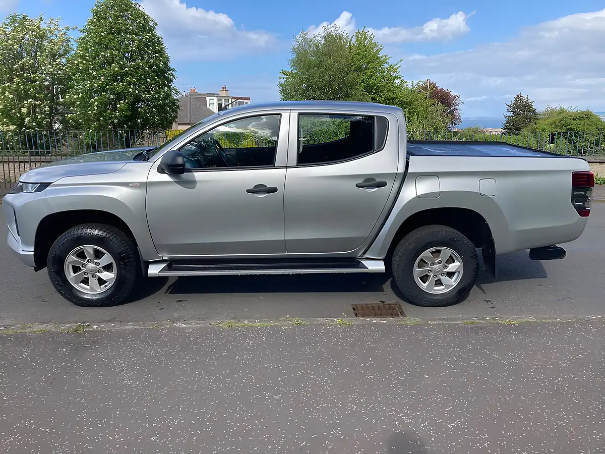 Used 2020 Mitsubishi L200 4Life Silver - Interior and Exterior details 6