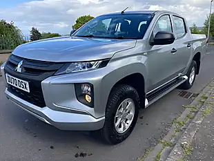Used 2020 Mitsubishi L200 4Life Silver - Interior and Exterior details 7