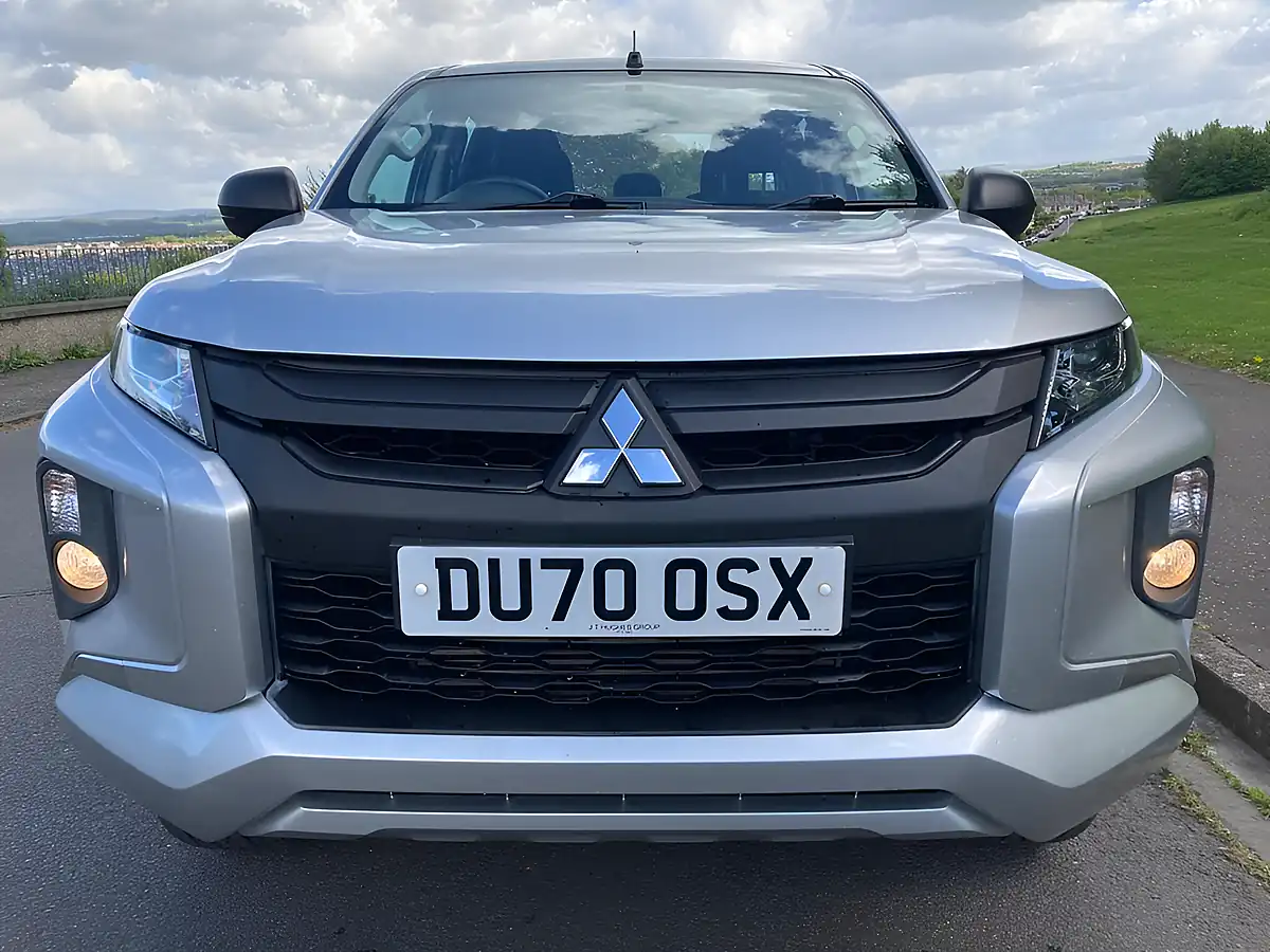 Used 2020 Mitsubishi L200 4Life Silver - Interior and Exterior details 8