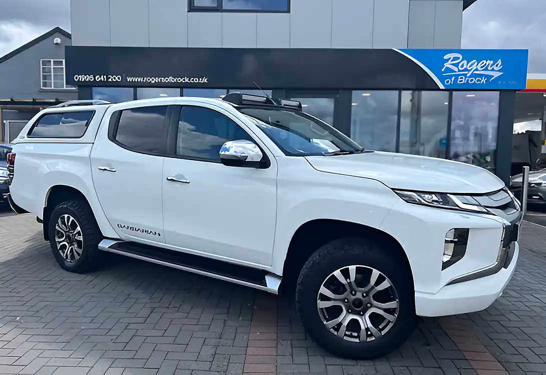 Used 2020 Mitsubishi L200 Barbarian Double Cab Rear Canopy White - Front View