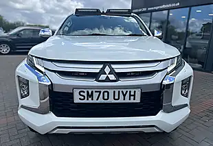 Used 2020 Mitsubishi L200 Barbarian Double Cab Rear Canopy White - Interior and Exterior details 3