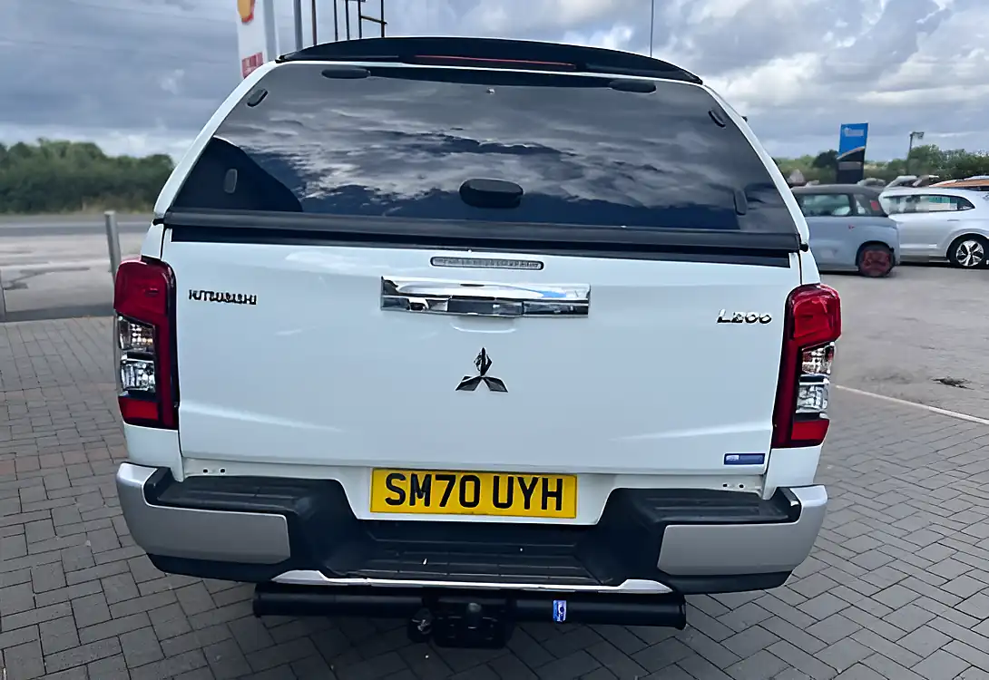 Used 2020 Mitsubishi L200 Barbarian Double Cab Rear Canopy White - Interior and Exterior details 7