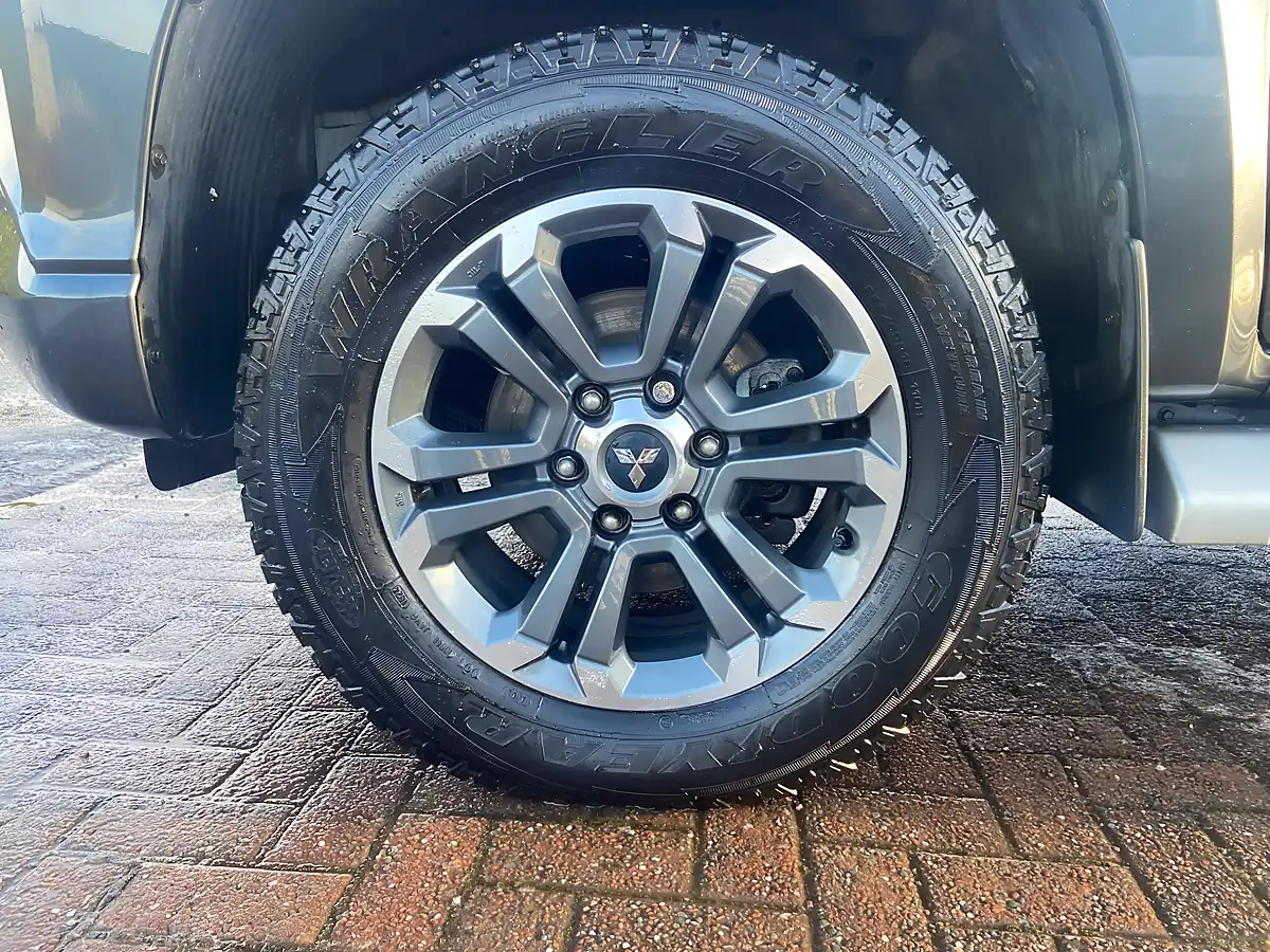 Used 2020 Mitsubishi L200 Barbarian Grey - Interior and Exterior details 18