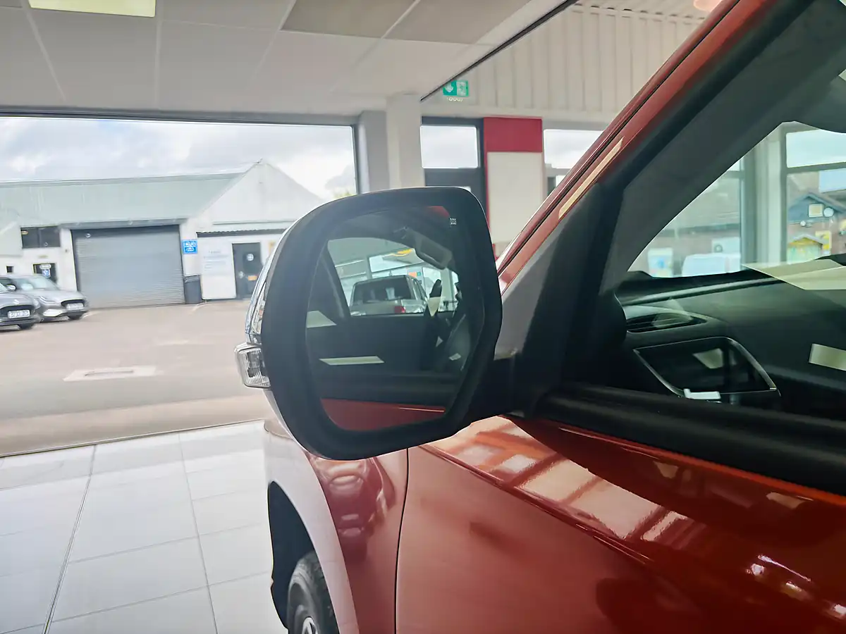 Used 2020 Mitsubishi L200 Barbarian Orange - Interior and Exterior details 10