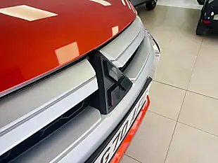 Used 2020 Mitsubishi L200 Barbarian Orange - Interior and Exterior details 9